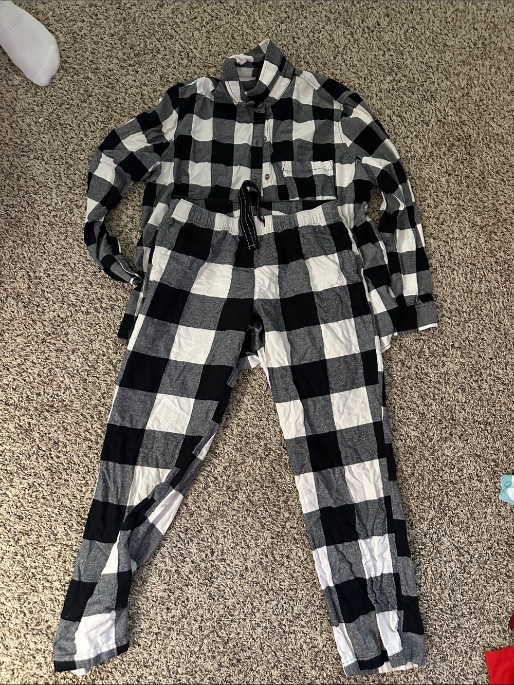 Old Navy Black and White Buffalo Plaid Pajama Set (MRO)